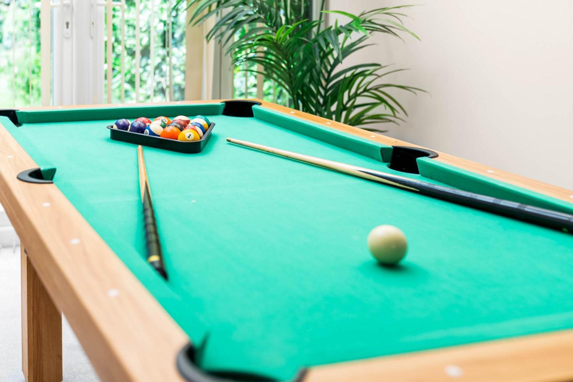 Luxury 3 Bedroom House - Parking - Garden - Pool & Tennis Table - Rated - 782s Birmingham