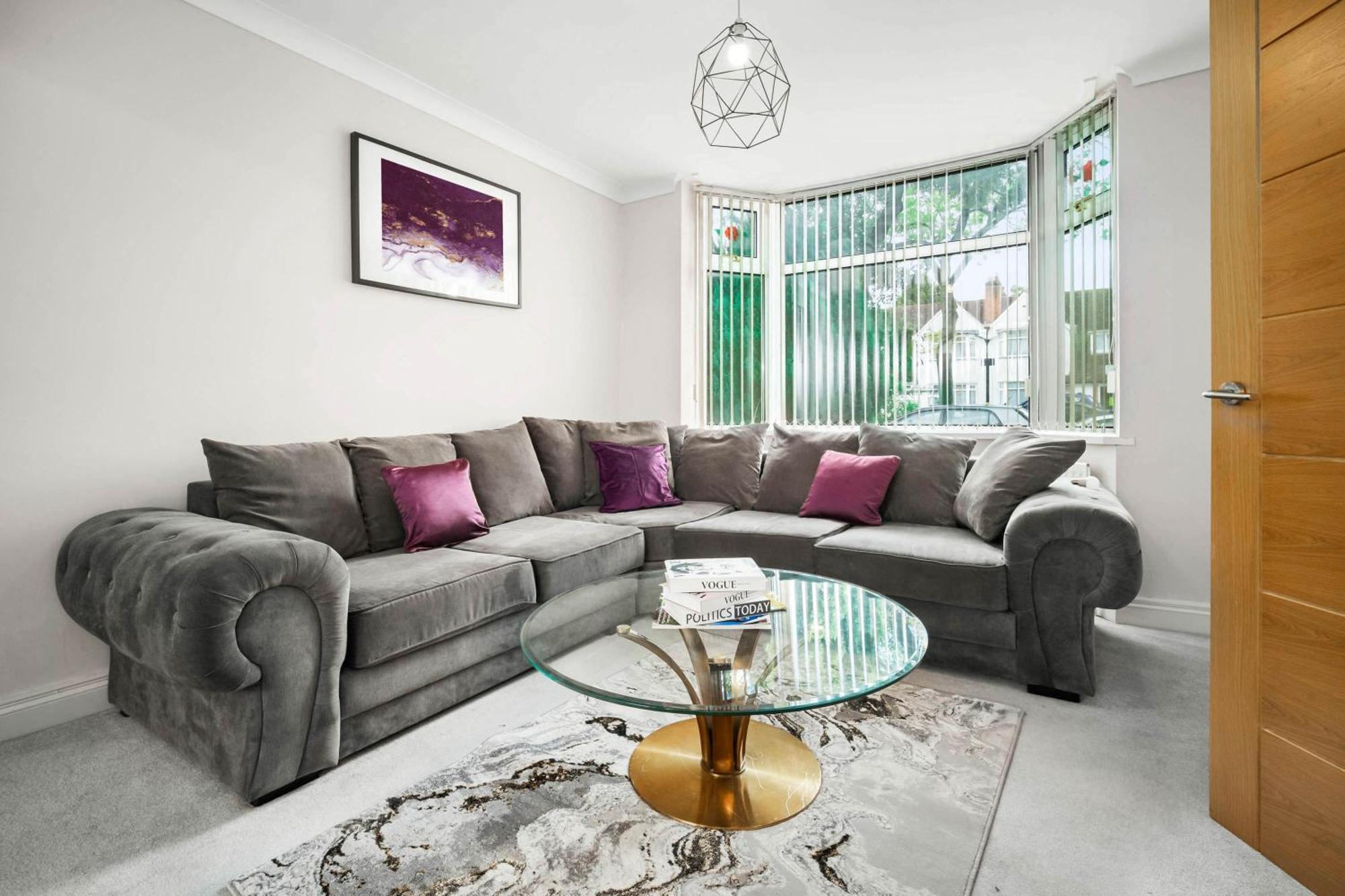 Luxury 3 Bedroom House - Parking - Garden - Pool & Tennis Table - Rated - 782s * Birmingham