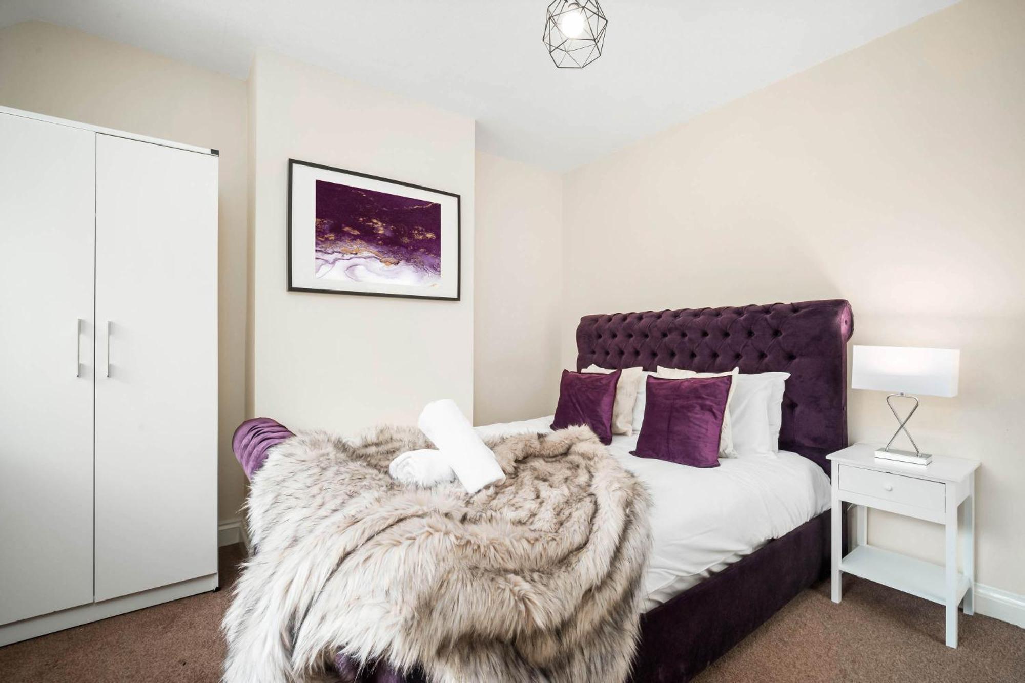 Luxury 3 Bedroom House - Parking - Garden - Pool & Tennis Table - Rated - 782s * Birmingham