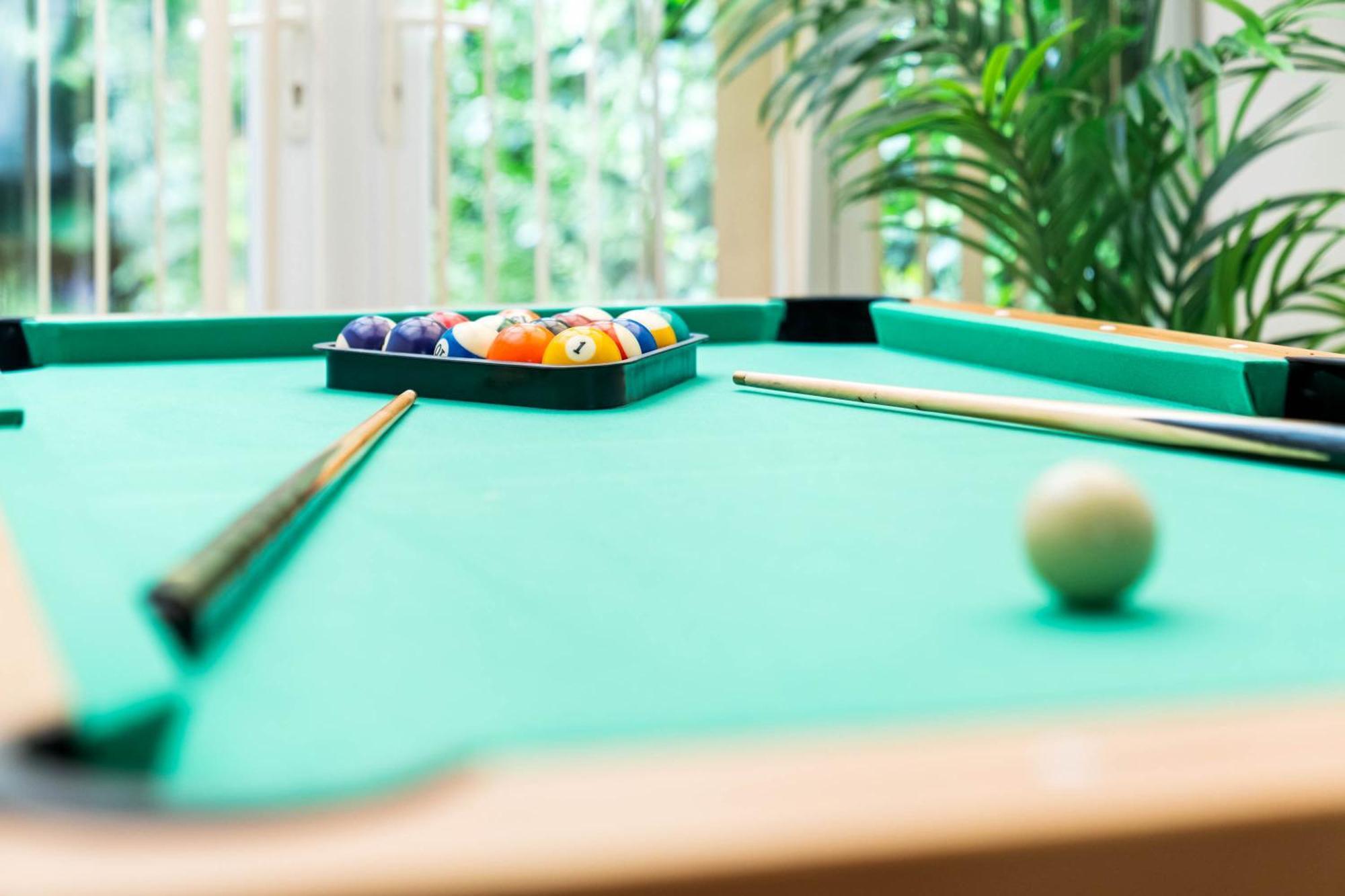 Luxury 3 Bedroom House - Parking - Garden - Pool & Tennis Table - Rated - 782s Holiday home *